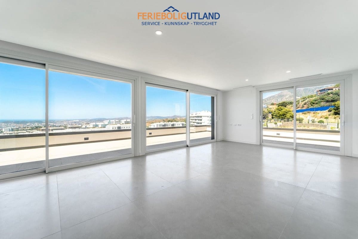3 soveværelse Penthouse til salg i Fuengirola med swimmingpool garage - € 1.225.000 (Ref: 10079000)