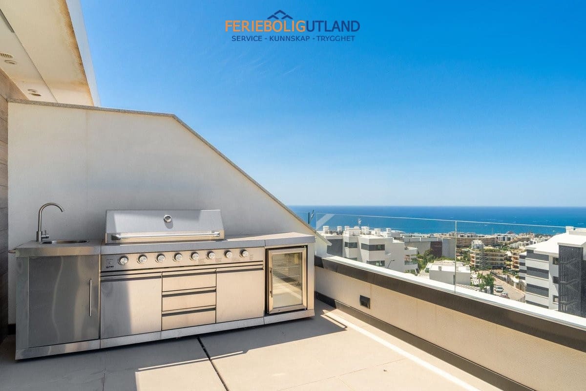 3 soveværelse Penthouse til salg i Fuengirola med swimmingpool garage - € 1.225.000 (Ref: 10079000)