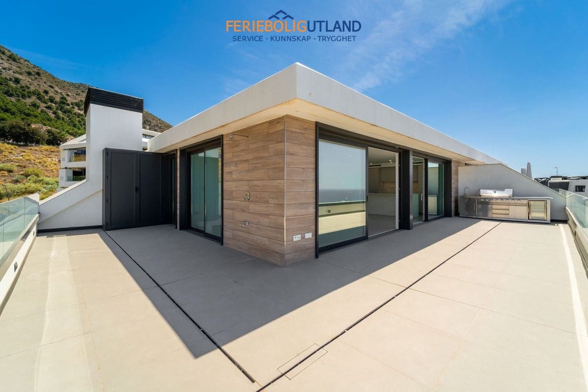 3 soveværelse Penthouse til salg i Fuengirola med swimmingpool garage - € 1.225.000 (Ref: 10079000)