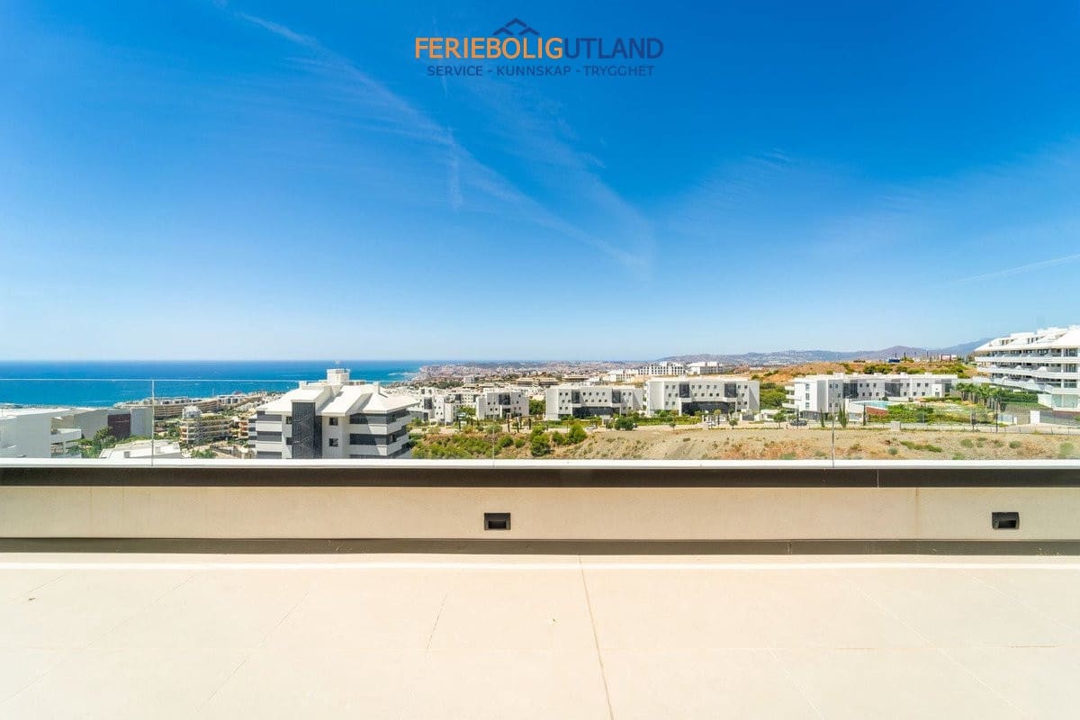 3 soveværelse Penthouse til salg i Fuengirola med swimmingpool garage - € 1.225.000 (Ref: 10079000)