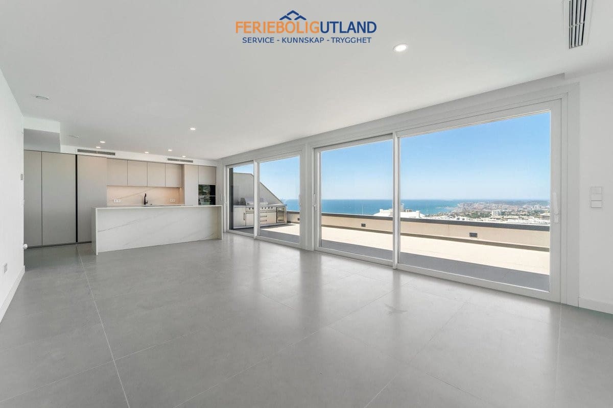 3 soveværelse Penthouse til salg i Fuengirola med swimmingpool garage - € 1.225.000 (Ref: 10079000)