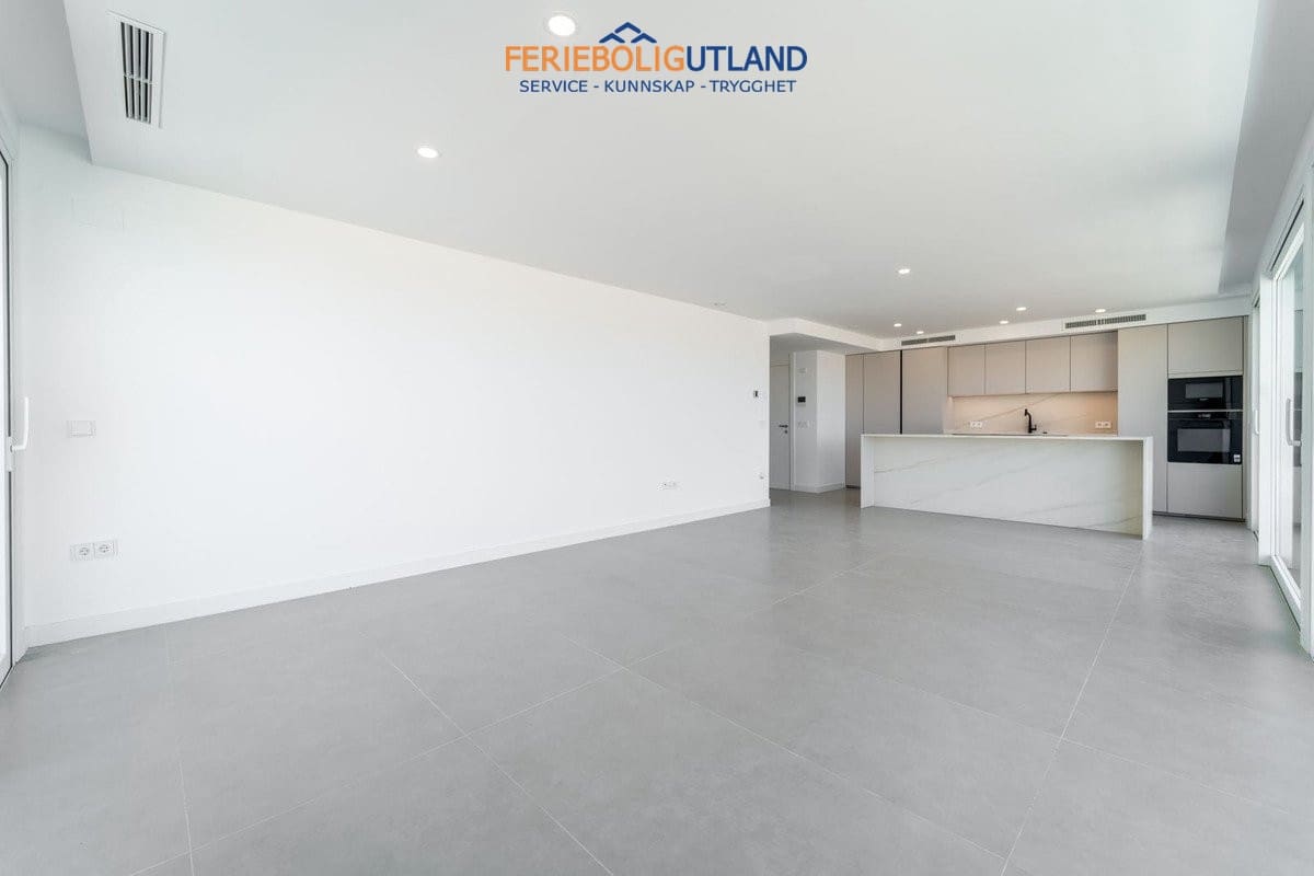 3 soveværelse Penthouse til salg i Fuengirola med swimmingpool garage - € 1.225.000 (Ref: 10079000)