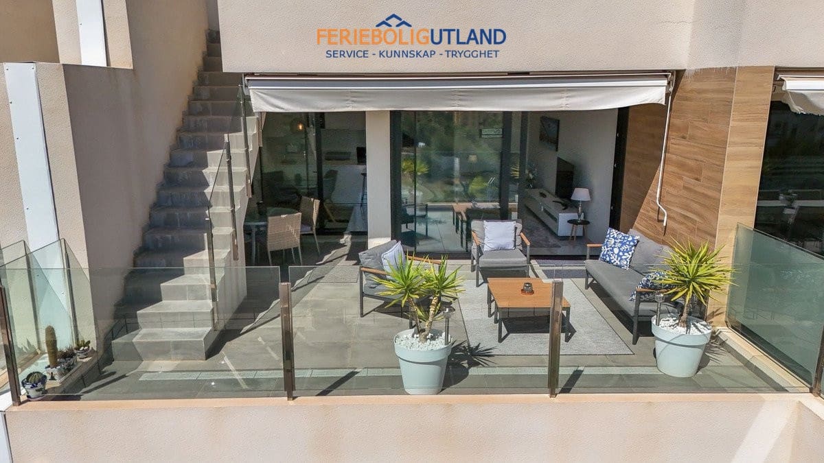 Ático de 2 habitaciones en Villamartin en venta con piscina garaje - 375.000 € (Ref: 10079003)