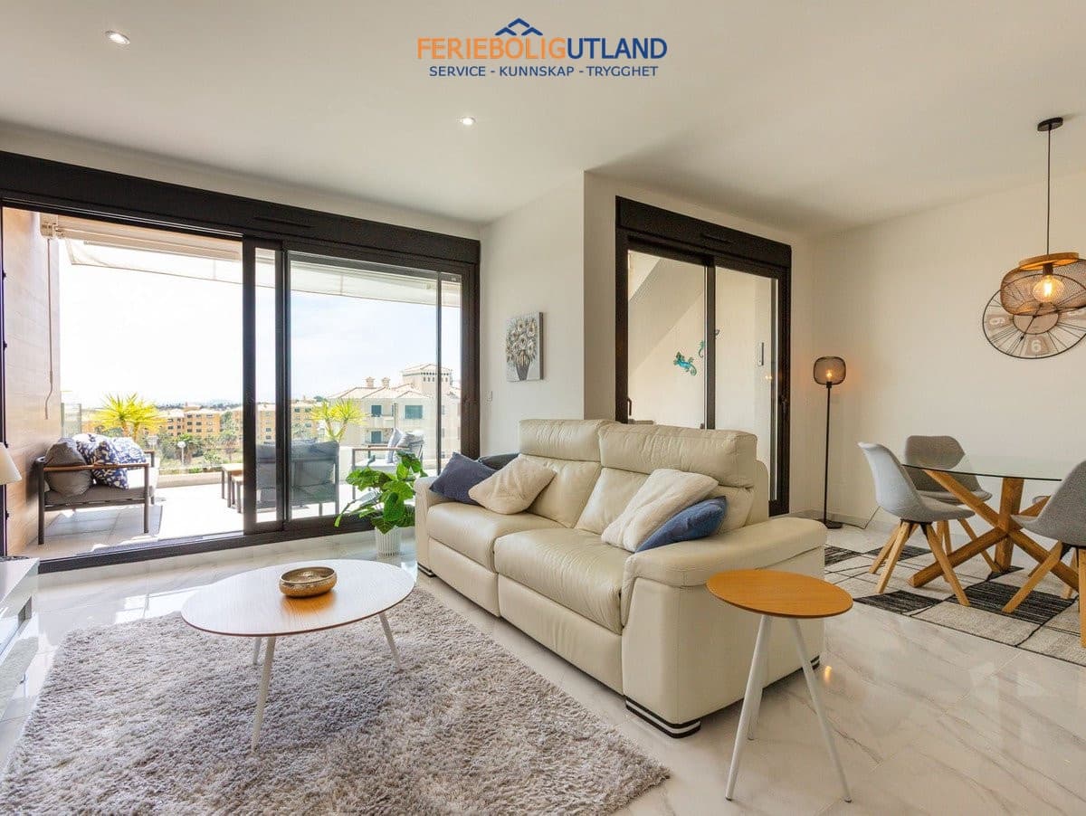 Ático de 2 habitaciones en Villamartin en venta con piscina garaje - 375.000 € (Ref: 10079003)
