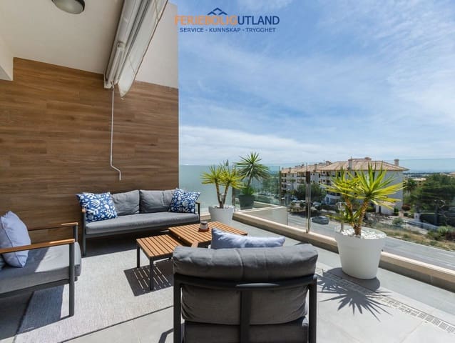 Ático de 2 habitaciones en Villamartin, Orihuela en venta con piscina garaje - 375.000 € (Ref: 10079003)