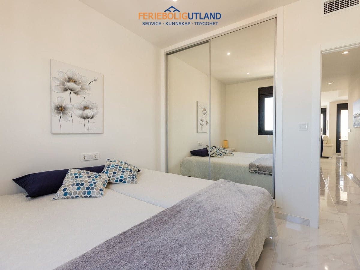Ático de 2 habitaciones en Villamartin en venta con piscina garaje - 375.000 € (Ref: 10079003)