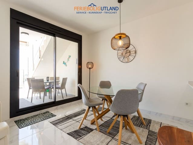 Ático de 2 habitaciones en Villamartin, Orihuela en venta con piscina garaje - 375.000 € (Ref: 10079003)