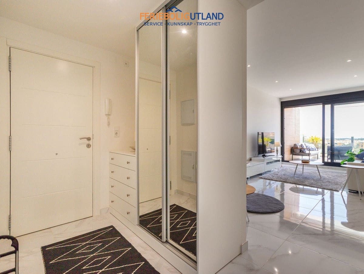 Ático de 2 habitaciones en Villamartin en venta con piscina garaje - 375.000 € (Ref: 10079003)