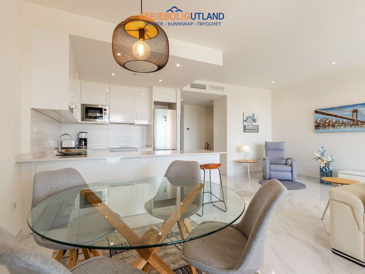 Ático de 2 habitaciones en Villamartin en venta con piscina garaje - 375.000 € (Ref: 10079003)