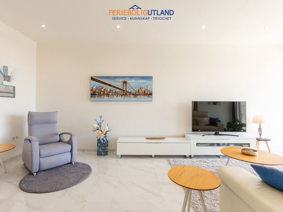 Ático de 2 habitaciones en Villamartin en venta con piscina garaje - 375.000 € (Ref: 10079003)