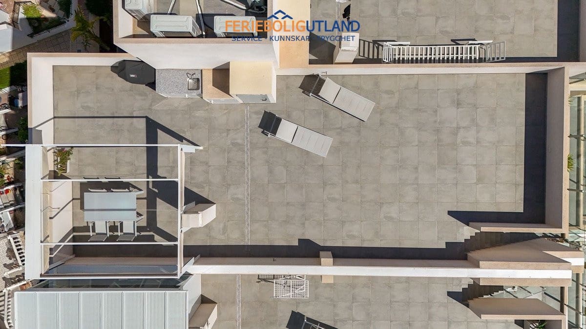 Ático de 2 habitaciones en Villamartin en venta con piscina garaje - 375.000 € (Ref: 10079003)
