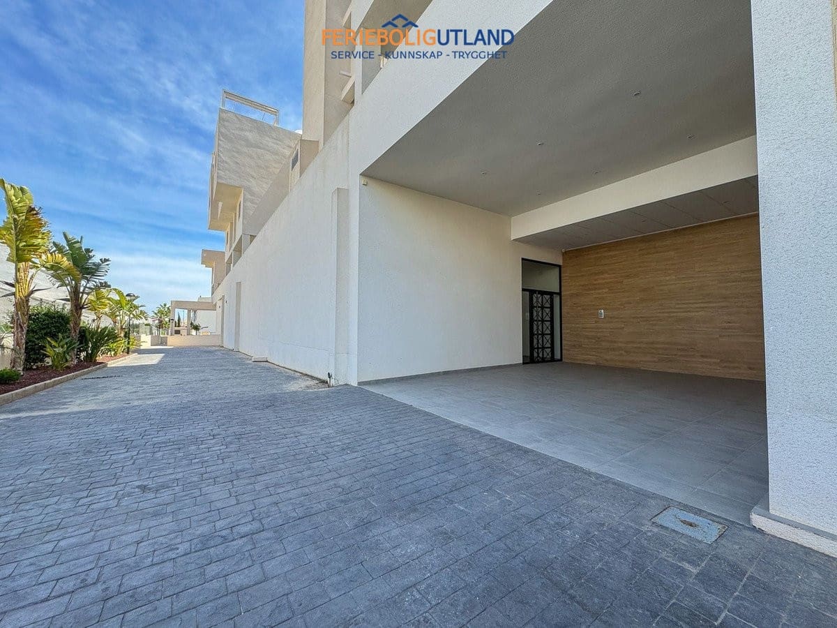 Ático de 2 habitaciones en Villamartin en venta con piscina garaje - 375.000 € (Ref: 10079003)