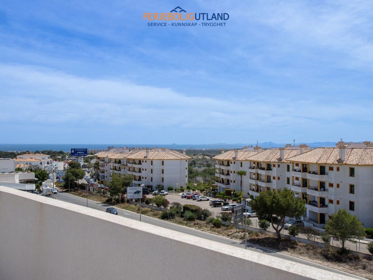 Ático de 2 habitaciones en Villamartin en venta con piscina garaje - 375.000 € (Ref: 10079003)