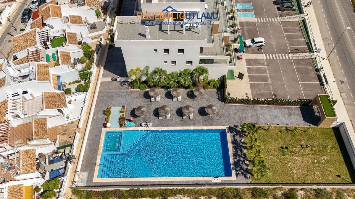 Ático de 2 habitaciones en Villamartin en venta con piscina garaje - 375.000 € (Ref: 10079003)