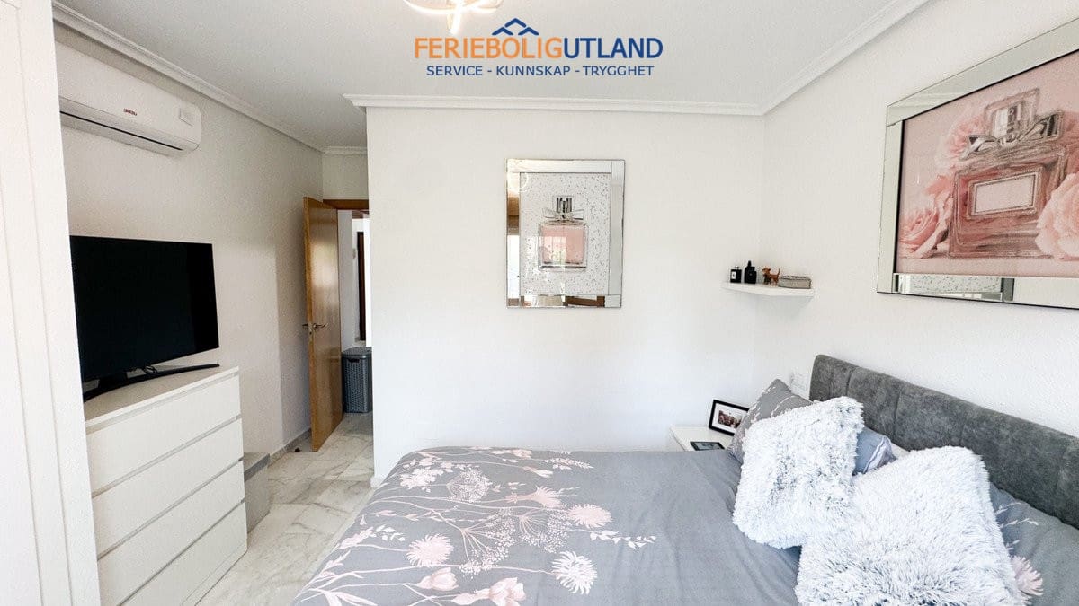 2 bedroom Townhouse for sale in Algorfa with pool garage - € 249,950 (Ref: 10079008)