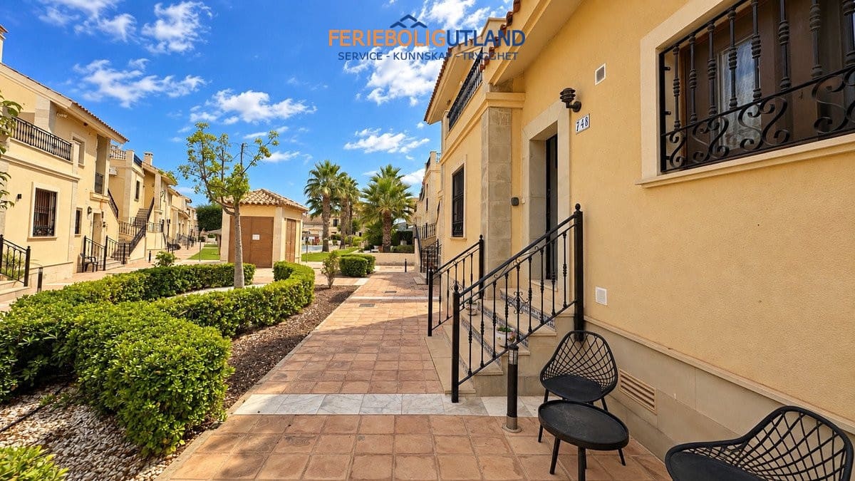 2 bedroom Townhouse for sale in Algorfa with pool garage - € 249,950 (Ref: 10079008)