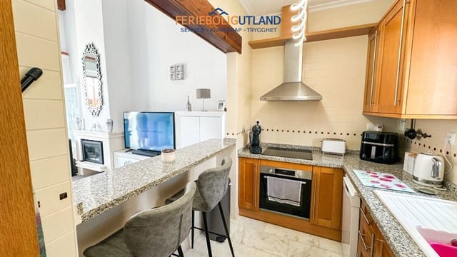 2 bedroom Townhouse for sale in Algorfa with pool garage - € 249,950 (Ref: 10079008)