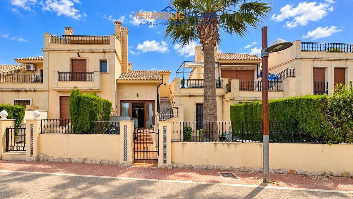 2 bedroom Townhouse for sale in Algorfa with pool garage - € 249,950 (Ref: 10079008)