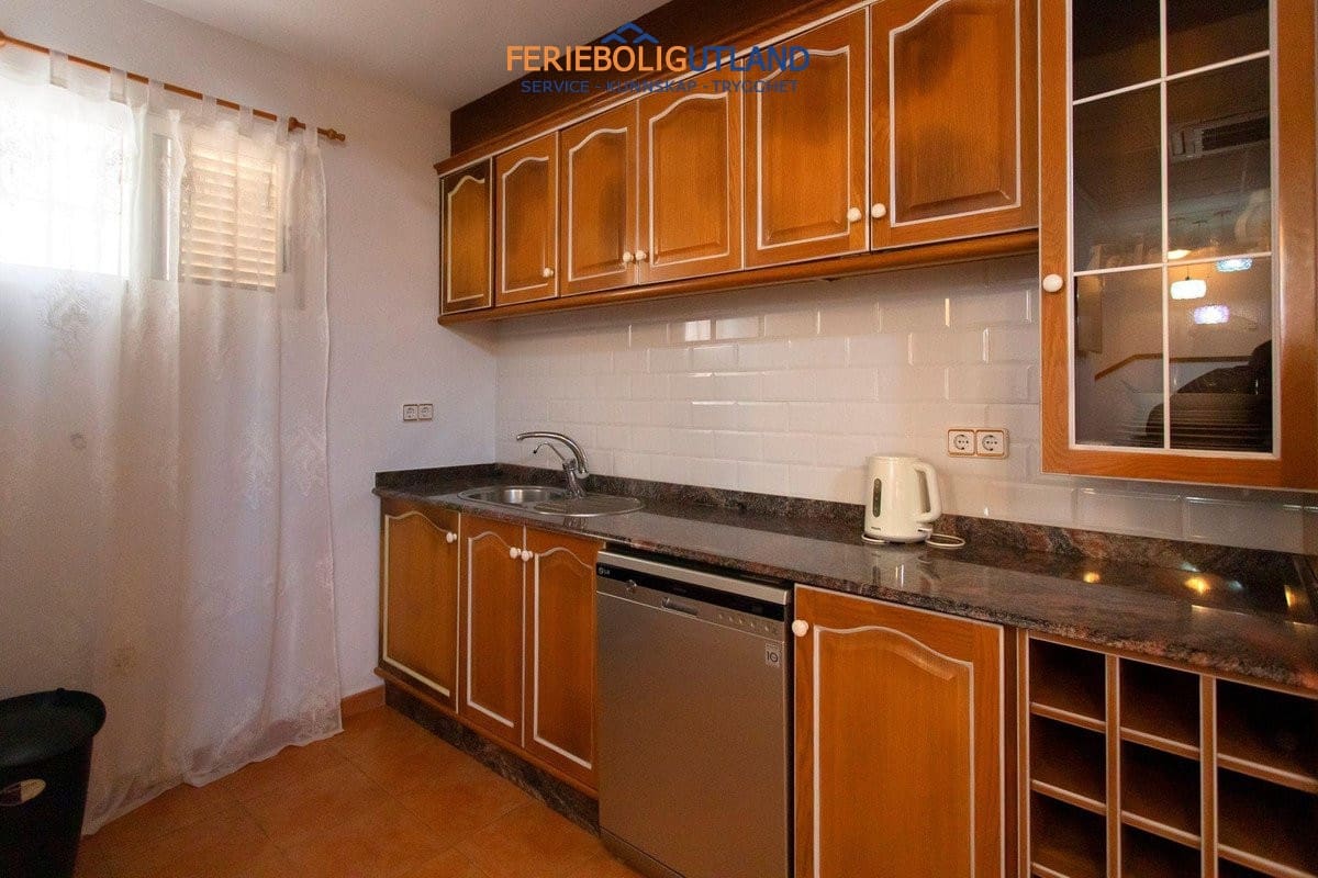 4 soveværelse Villa til salg i Torrevieja med swimmingpool garage - € 525.000 (Ref: 10079009)