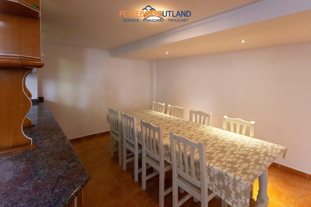 4 soveværelse Villa til salg i Torrevieja med swimmingpool garage - € 525.000 (Ref: 10079009)