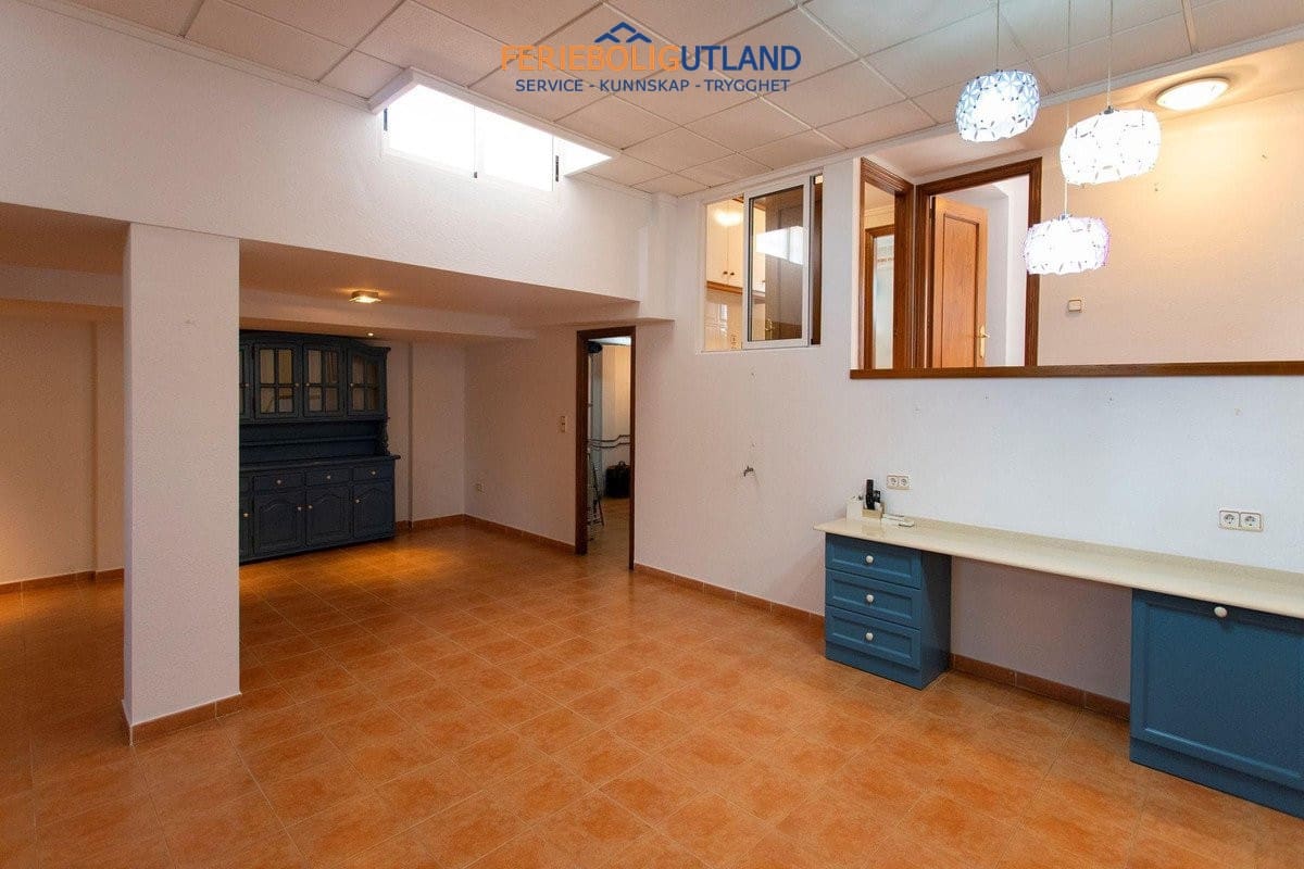 4 soveværelse Villa til salg i Torrevieja med swimmingpool garage - € 525.000 (Ref: 10079009)