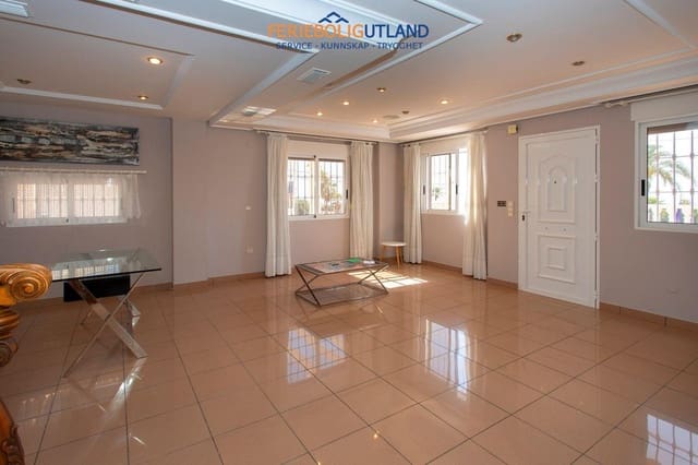 4 soveværelse Villa til salg i Los Frutales, Torrevieja med swimmingpool garage - € 525.000 (Ref: 10079009)