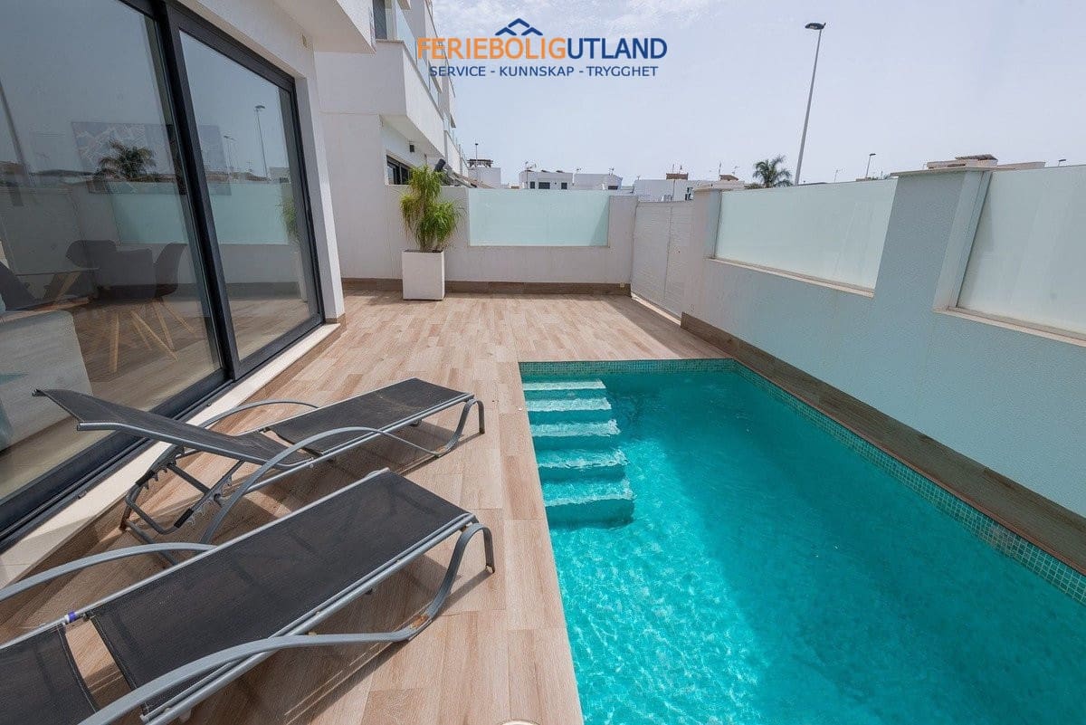 3 quarto Moradia para venda em San Pedro del Pinatar com piscina - 400 000 € (Ref: 10079010)