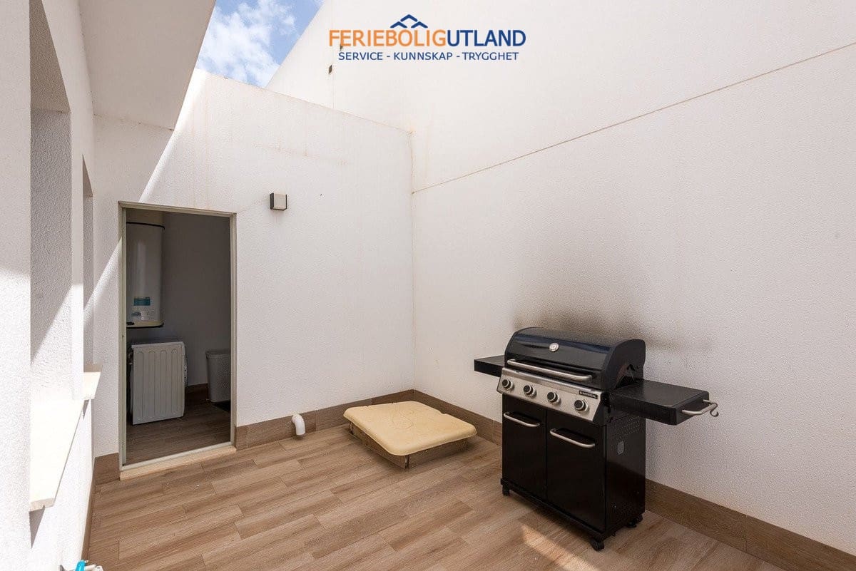 3 quarto Moradia para venda em San Pedro del Pinatar com piscina - 400 000 € (Ref: 10079010)