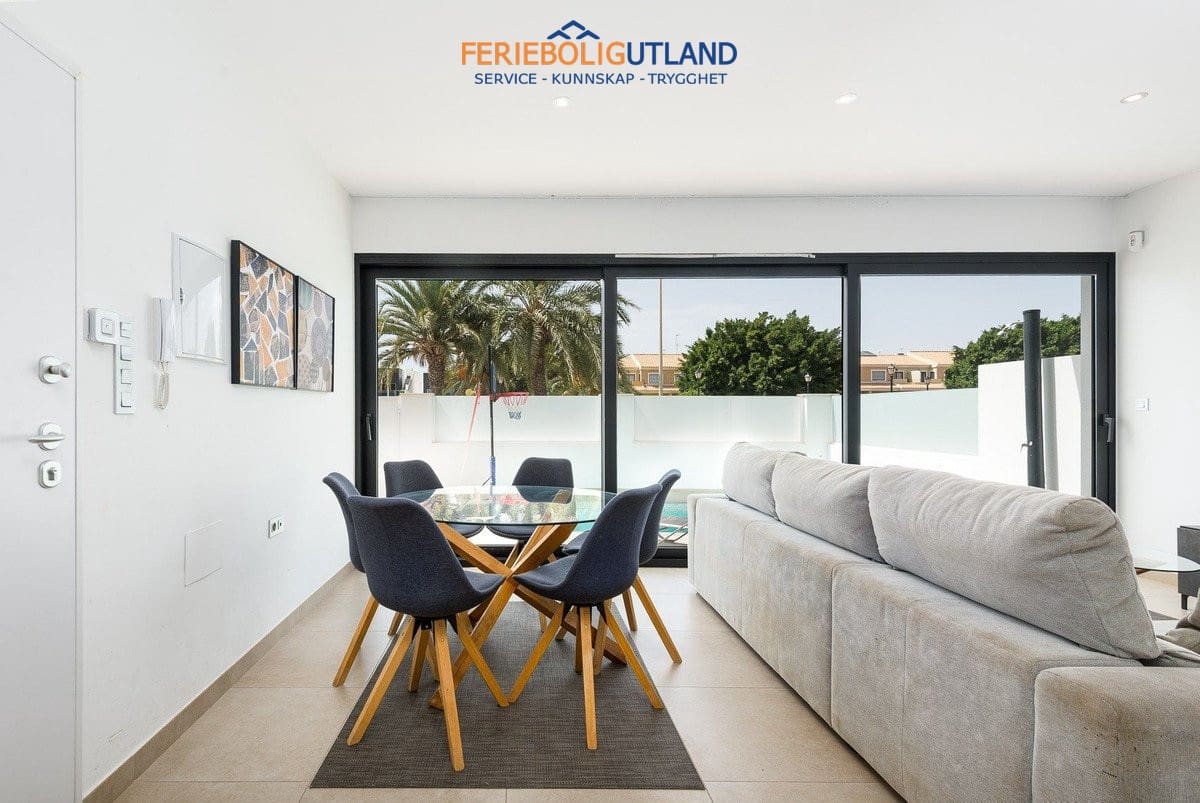 3 quarto Moradia para venda em San Pedro del Pinatar com piscina - 400 000 € (Ref: 10079010)