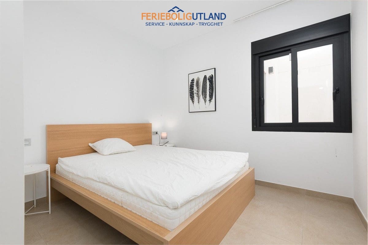 3 quarto Moradia para venda em San Pedro del Pinatar com piscina - 400 000 € (Ref: 10079010)