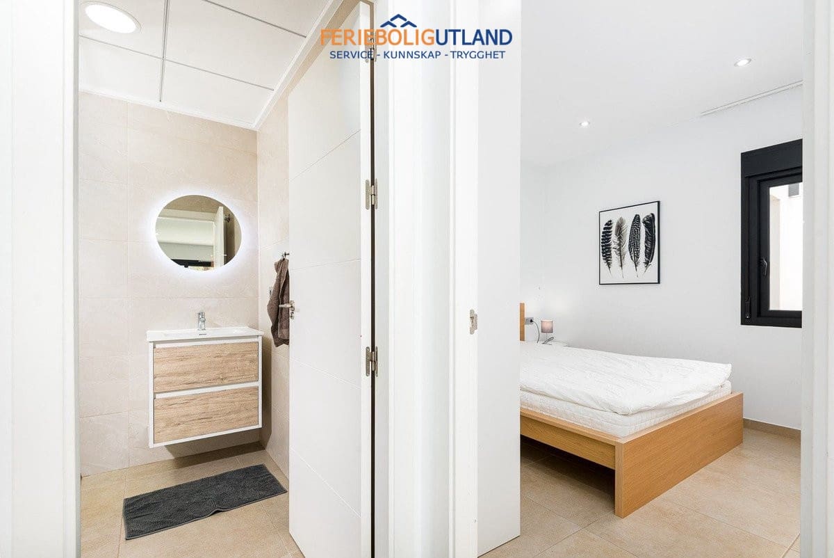3 quarto Moradia para venda em San Pedro del Pinatar com piscina - 400 000 € (Ref: 10079010)