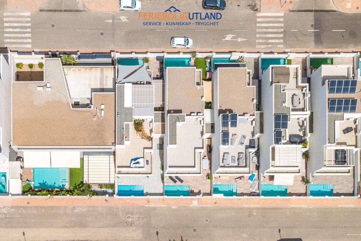 3 quarto Moradia para venda em San Pedro del Pinatar com piscina - 400 000 € (Ref: 10079010)