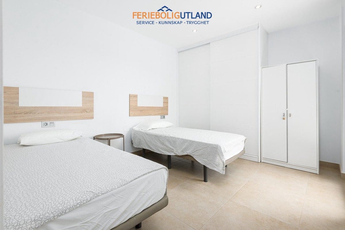 3 quarto Moradia para venda em San Pedro del Pinatar com piscina - 400 000 € (Ref: 10079010)
