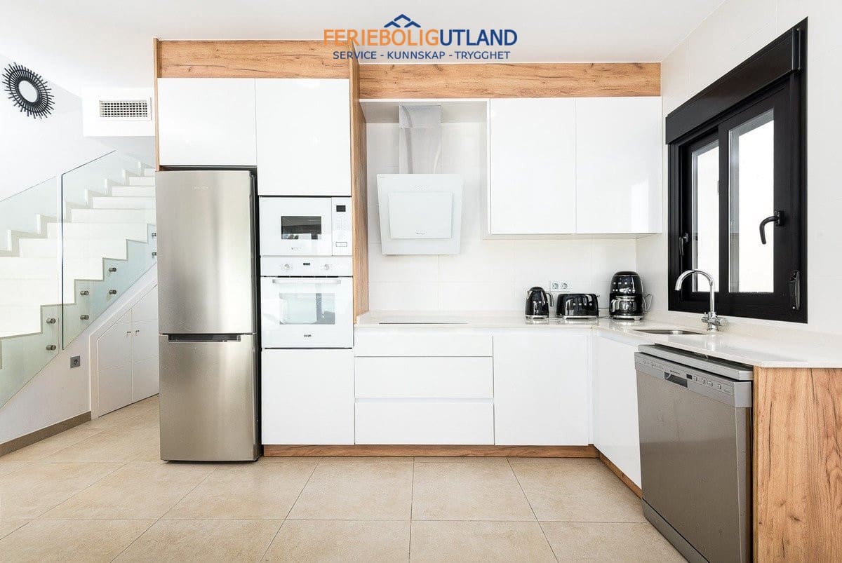 3 quarto Moradia para venda em San Pedro del Pinatar com piscina - 400 000 € (Ref: 10079010)
