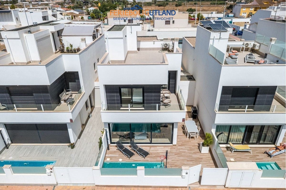 3 quarto Moradia para venda em San Pedro del Pinatar com piscina - 400 000 € (Ref: 10079010)
