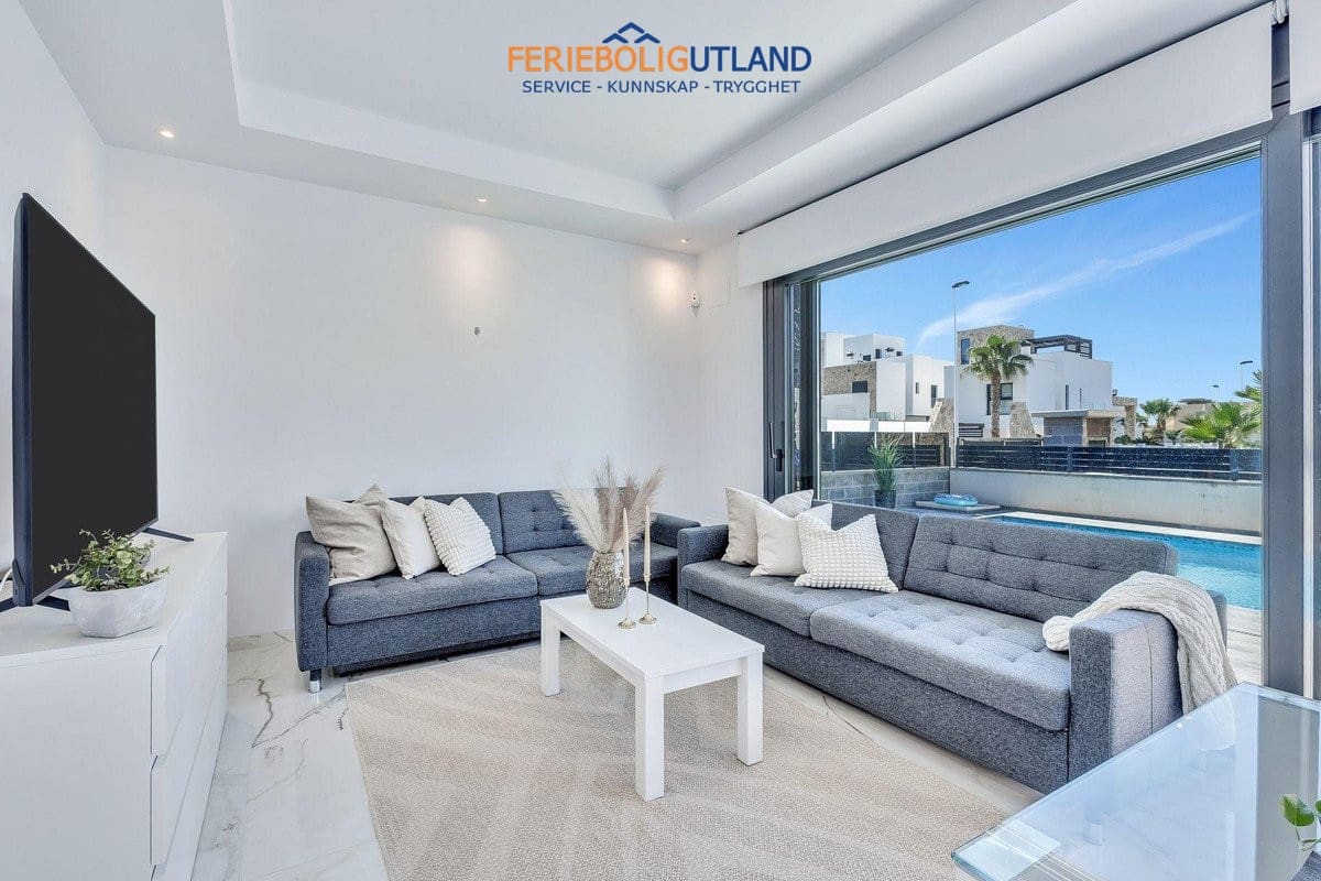 3 Zimmer Villa zu verkaufen in Torrevieja mit Pool - 749.900 € (Ref: 10079011)