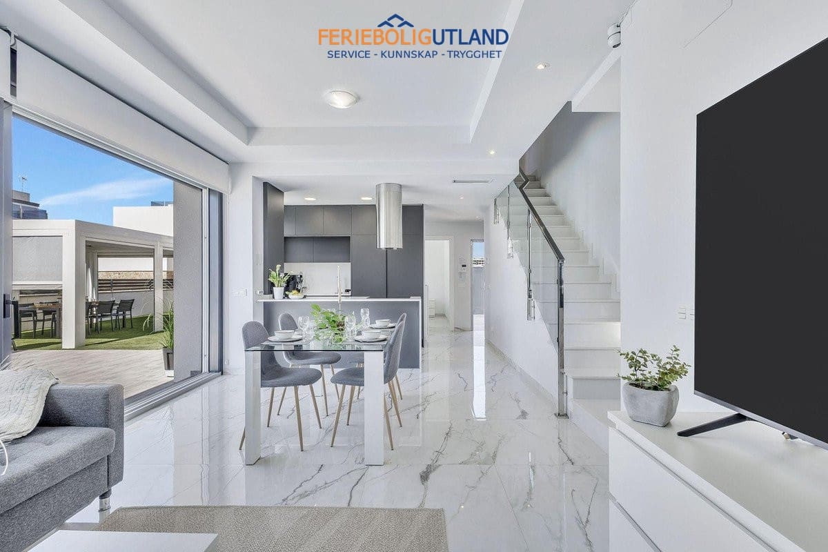 3 Zimmer Villa zu verkaufen in Torrevieja mit Pool - 749.900 € (Ref: 10079011)