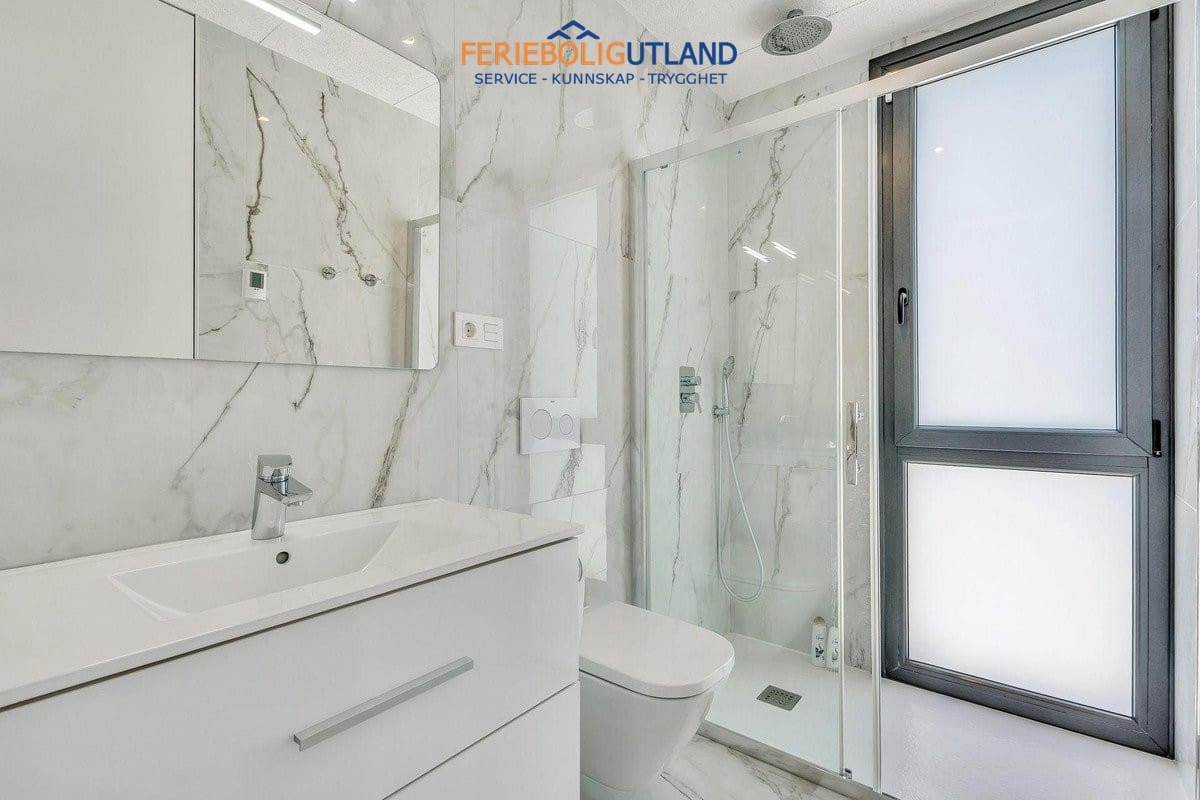 3 Zimmer Villa zu verkaufen in Torrevieja mit Pool - 749.900 € (Ref: 10079011)