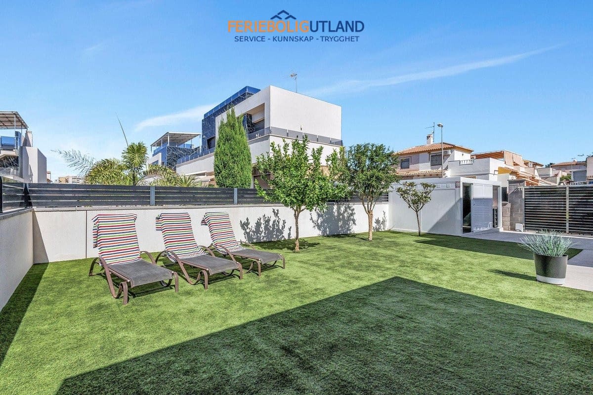3 Zimmer Villa zu verkaufen in Torrevieja mit Pool - 749.900 € (Ref: 10079011)