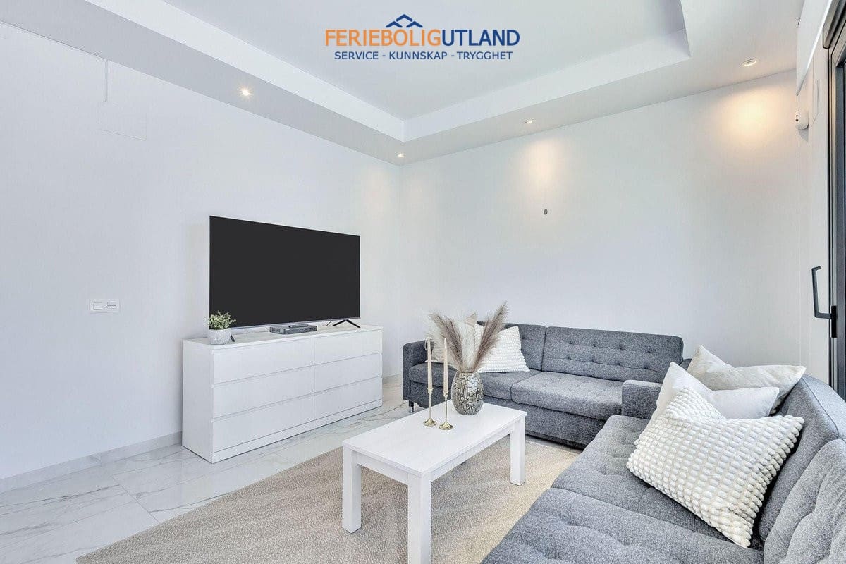 3 Zimmer Villa zu verkaufen in Torrevieja mit Pool - 749.900 € (Ref: 10079011)
