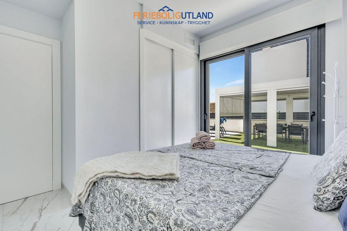 3 Zimmer Villa zu verkaufen in Torrevieja mit Pool - 749.900 € (Ref: 10079011)
