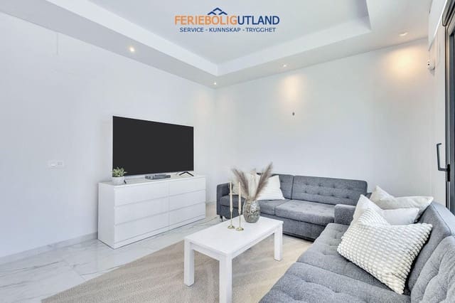 3 Zimmer Villa zu verkaufen in Los Frutales, Torrevieja mit Pool - 749.900 € (Ref: 10079011)