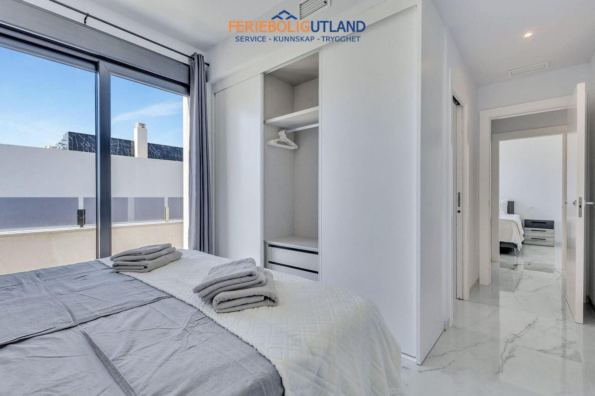 3 Zimmer Villa zu verkaufen in Torrevieja mit Pool - 749.900 € (Ref: 10079011)