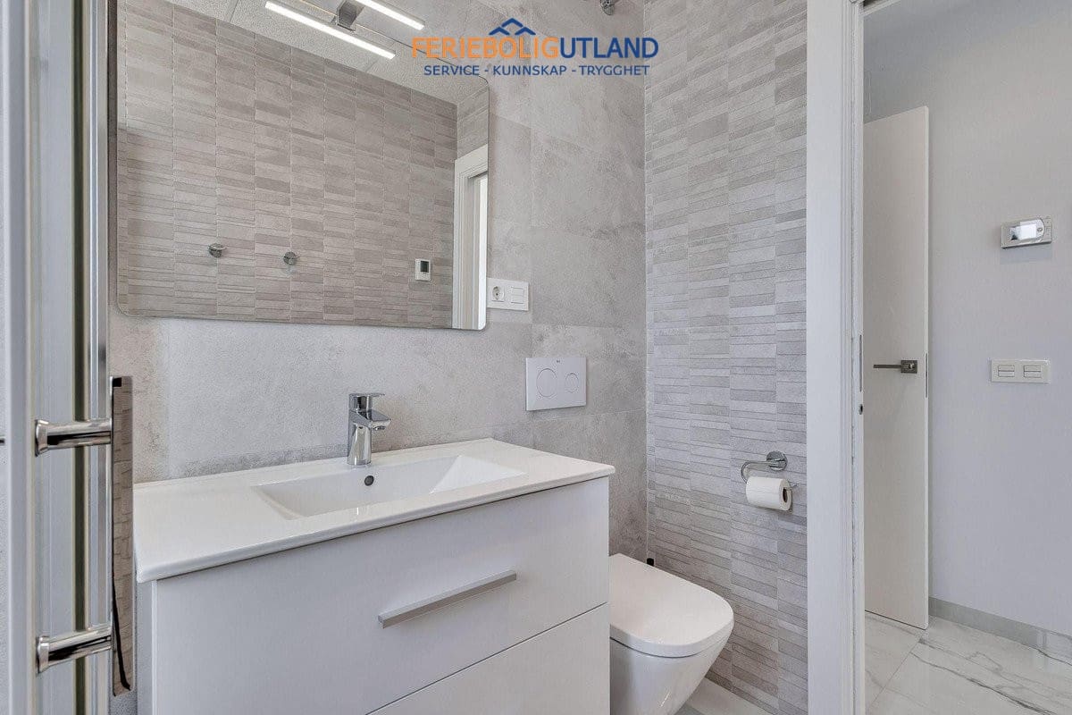 3 Zimmer Villa zu verkaufen in Torrevieja mit Pool - 749.900 € (Ref: 10079011)