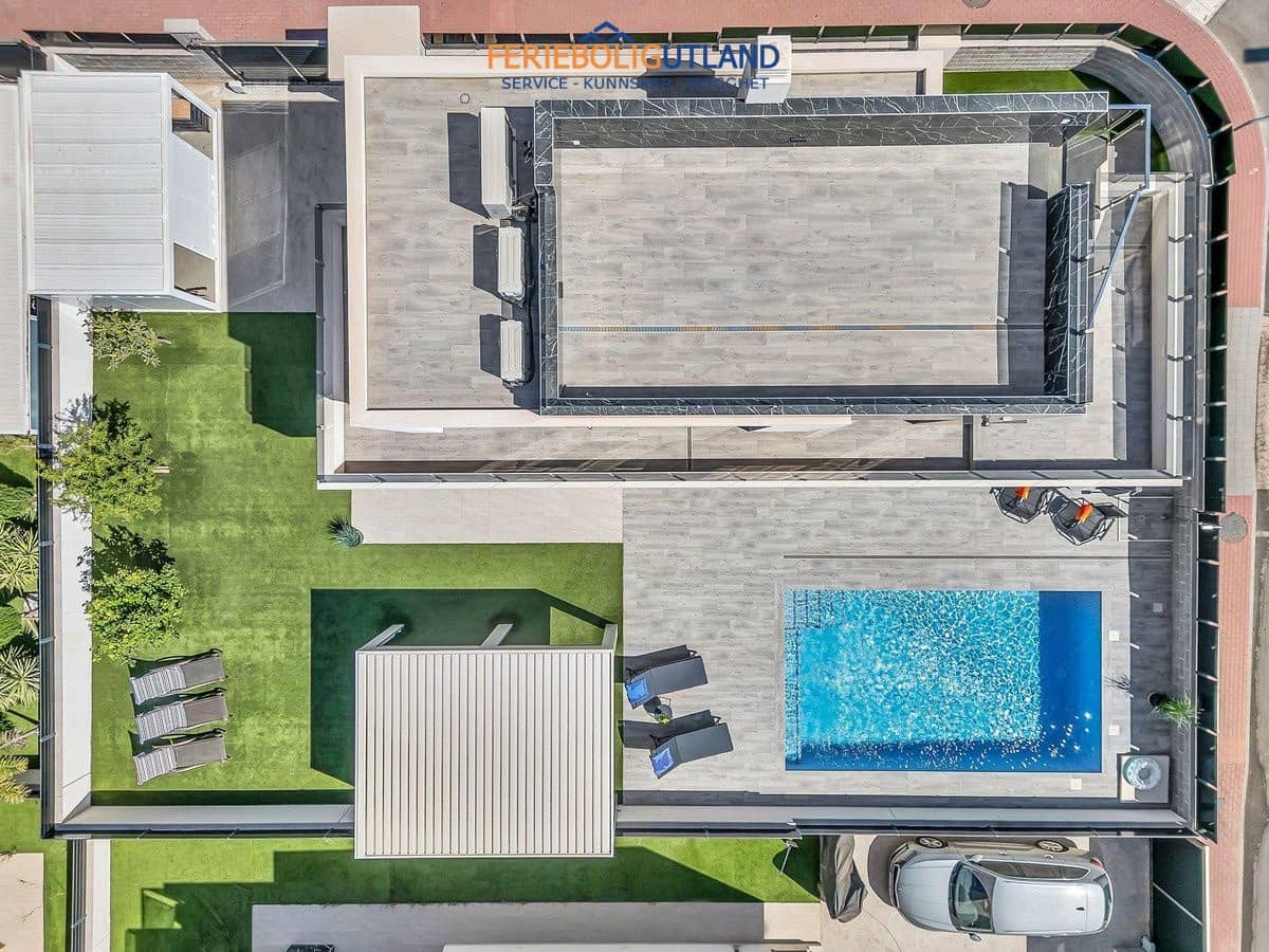 3 Zimmer Villa zu verkaufen in Torrevieja mit Pool - 749.900 € (Ref: 10079011)