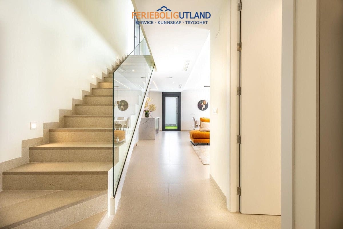 4 chambre Villa/Maison à vendre à Torrevieja avec piscine garage - 1 675 000 € (Ref: 10079012)