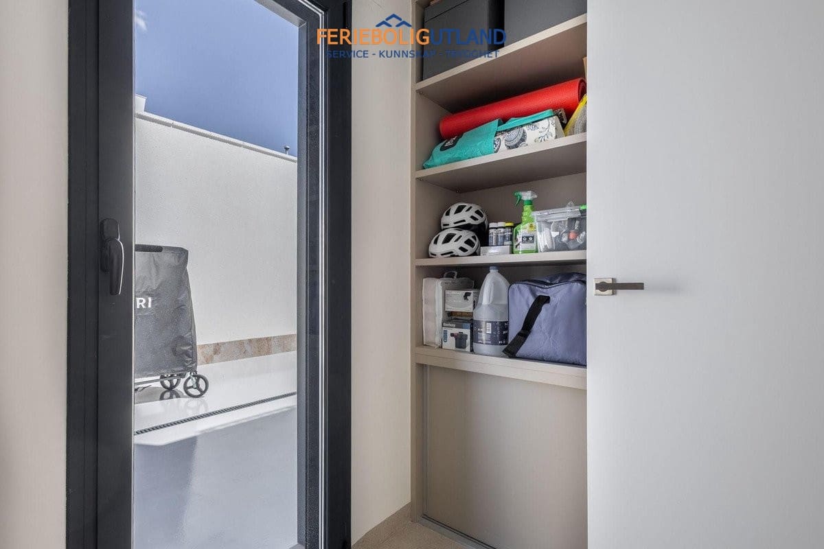 4 chambre Villa/Maison à vendre à Torrevieja avec piscine garage - 1 675 000 € (Ref: 10079012)
