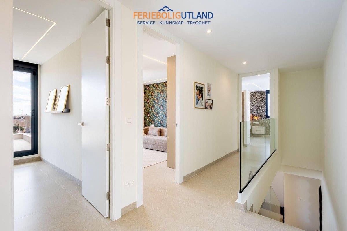 4 chambre Villa/Maison à vendre à Torrevieja avec piscine garage - 1 675 000 € (Ref: 10079012)