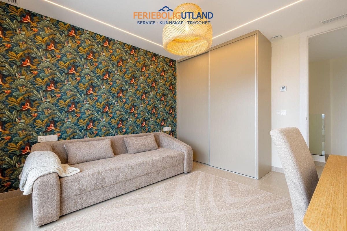 4 chambre Villa/Maison à vendre à Torrevieja avec piscine garage - 1 675 000 € (Ref: 10079012)