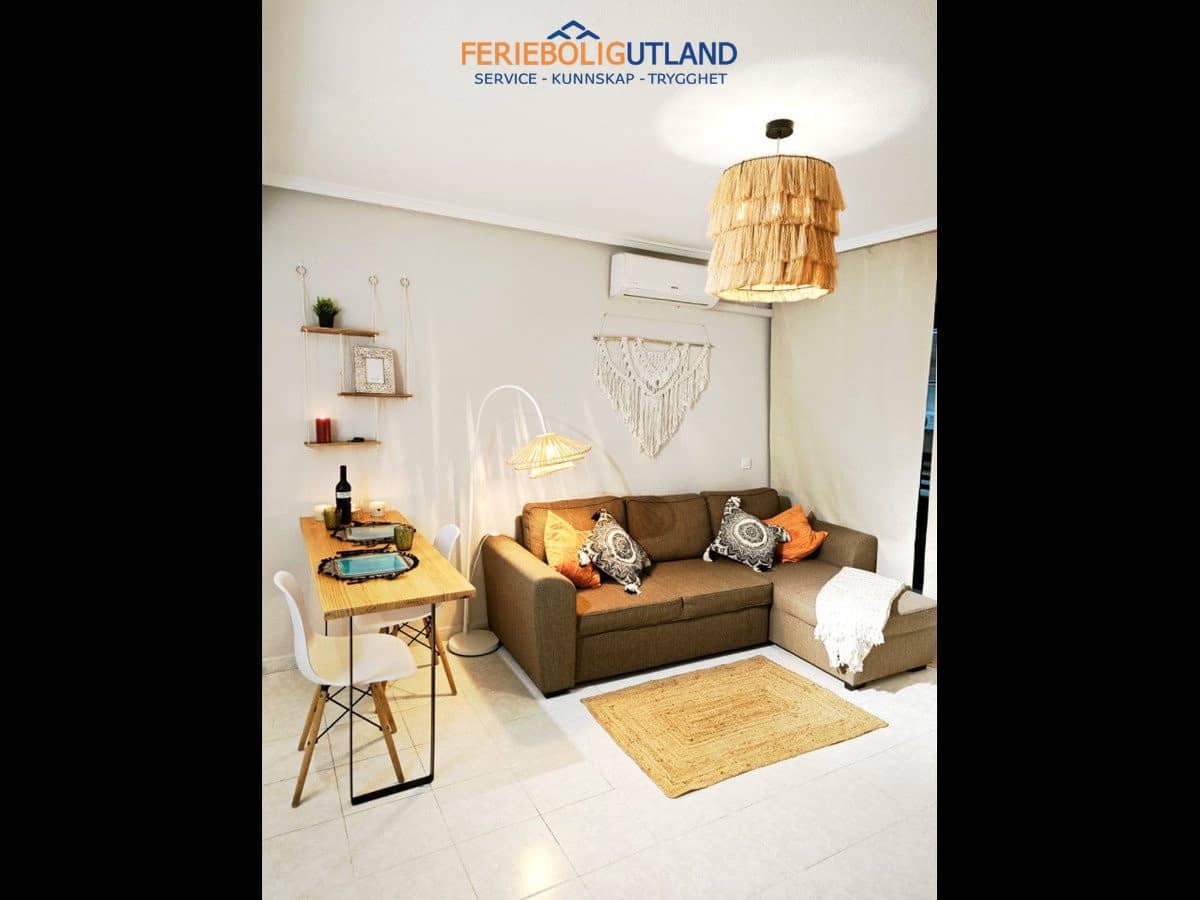 Apartment zu verkaufen in Torrevieja mit Pool - 90.000 € (Ref: 10079013)